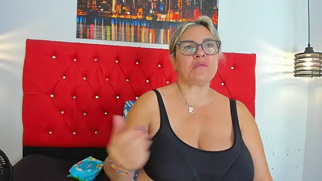 carolinacrus01 online show from 8, 11, 2025