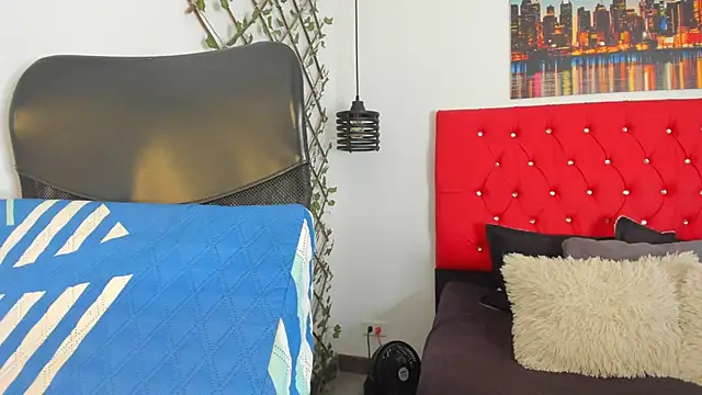 carolinacrus01 online show from 1, 12, 2025