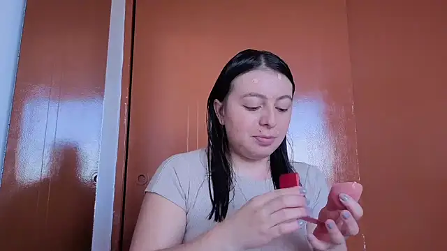 MiaKimky online show from 7, 11, 2025