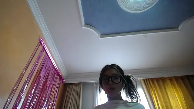 miss lilieth online show from 5, 10, 2025