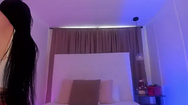 M0lly Beckers online show from 6, 11, 2025