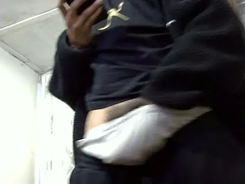 Snapshot of zebba12 chatting on 4, 12, 2025 zebba12 online show from 4, 12, 2025