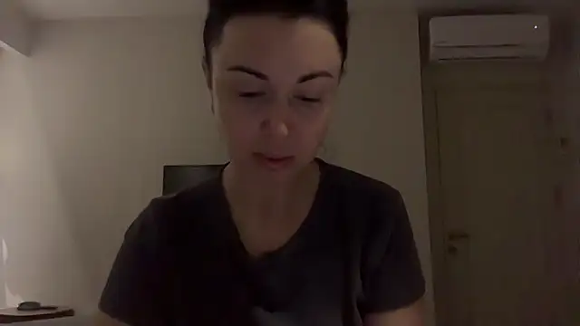 Snapshot of Gilin1 chatting on 17, 12, 2025 Gilin1 online show from 17, 12, 2025