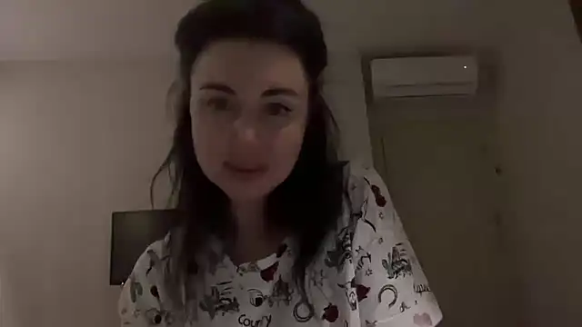 Snapshot of Gilin1 chatting on 8, 2, 2026 Gilin1 online show from 8, 2, 2026