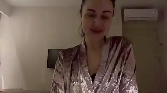 Snapshot of Gilin1 chatting on 13, 2, 2026 Gilin1 online show from 13, 2, 2026