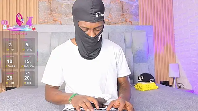 Snapshot of pipedark_ chatting on 8, 11, 2025 pipedark online show from 8, 11, 2025