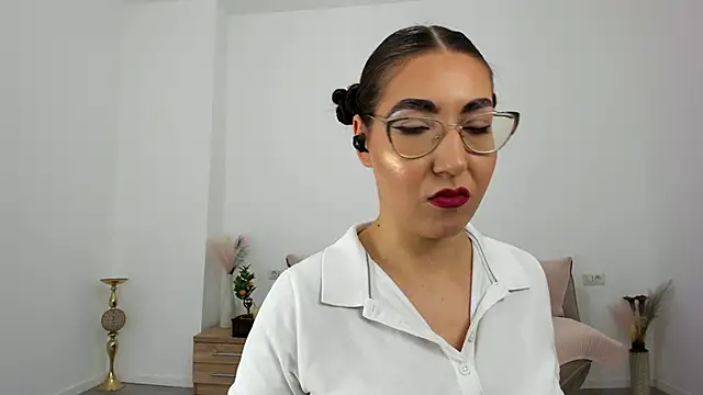 Kylie Kathy online show from 23, 9, 2025