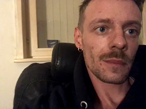 Snapshot of WearingJungian chatting on 16, 12, 2025 WearingJungian online show from 16, 12, 2025