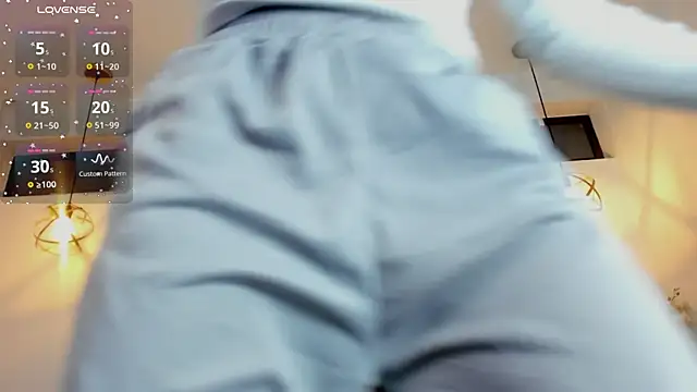 Hanna Cornee  online show from 3, 12, 2025