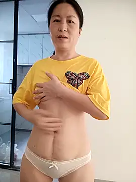 Snapshot of chengcheng12 chatting on 4, 10, 2025 chengcheng12 online show from 4, 10, 2025