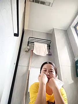 Snapshot of chengcheng12 chatting on 18, 10, 2025 chengcheng12 online show from 18, 10, 2025