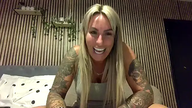 poppyinga1 online show from 12, 1, 2026