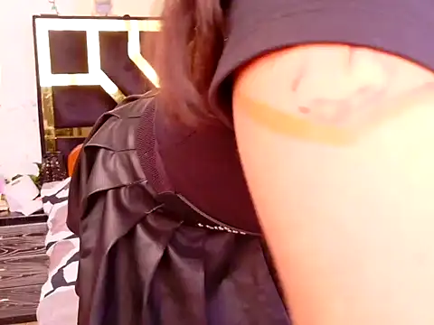 lucywhite13 online show from 14, 10, 2025