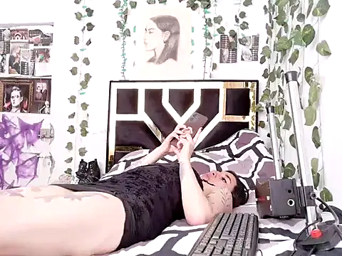 lucywhite13 online show from 14, 11, 2025