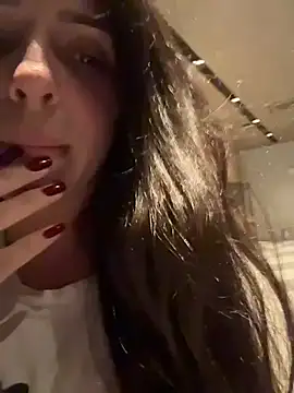 Snapshot of Lady_LauraRose chatting on 5, 2, 2026 Lady LauraRose online show from 5, 2, 2026