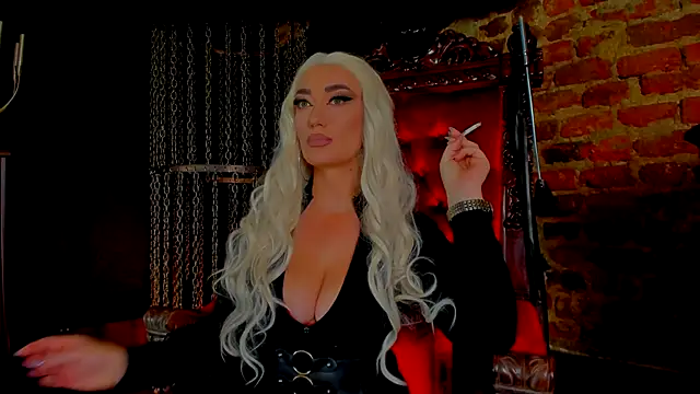 Snapshot of FinDomMya chatting on 21, 11, 2025 FinDomMya online show from 21, 11, 2025