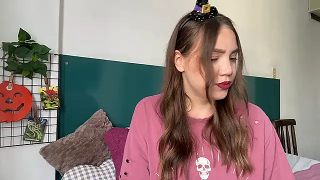 Snapshot of NebulaHaven chatting on 28, 10, 2025 NebulaHaven online show from 28, 10, 2025