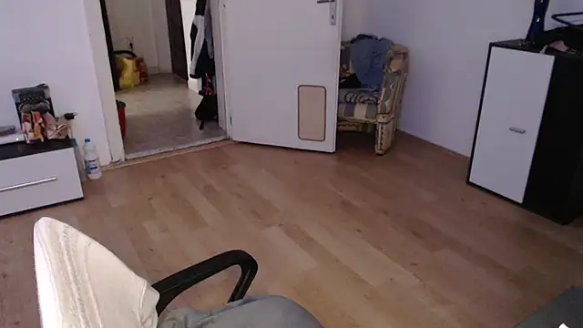 Snapshot of Aliens4twenty chatting on 26, 10, 2025 Aliens4twenty online show from 26, 10, 2025