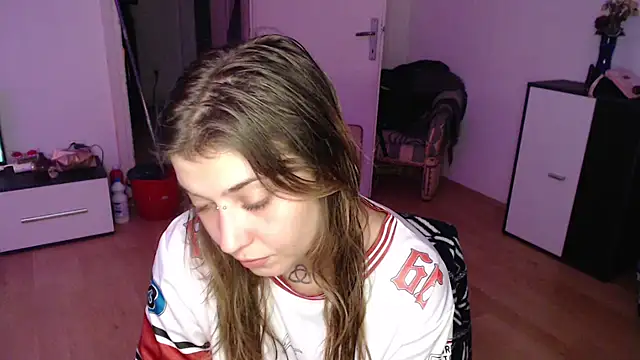 Snapshot of Aliens4twenty chatting on 7, 11, 2025 Aliens4twenty online show from 7, 11, 2025