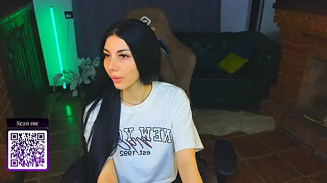 Emmi Swon online show from 29, 9, 2025