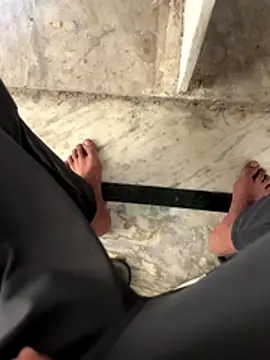 Snapshot of hyderabadii_boi chatting on 18, 12, 2025 hyderabadii boi online show from 18, 12, 2025