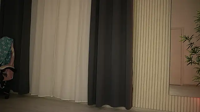 Snapshot of EmmaBlanco chatting on 26, 2, 2026 EmmaBlanco online show from 26, 2, 2026