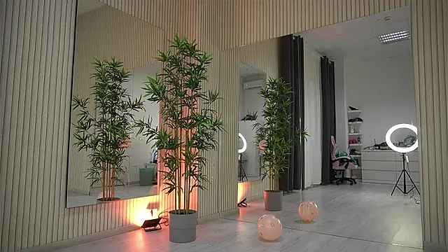 Snapshot of EmmaBlanco chatting on 28, 2, 2026 EmmaBlanco online show from 28, 2, 2026