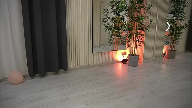 Snapshot of EmmaBlanco chatting on 3, 3, 2026 EmmaBlanco online show from 3, 3, 2026