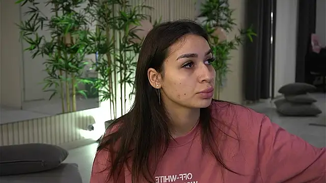 Snapshot of EmmaBlanco chatting on 5, 3, 2026 EmmaBlanco online show from 5, 3, 2026