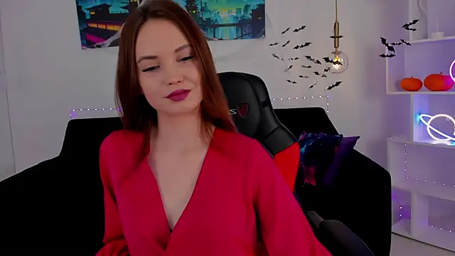 KiraHolli online show from 28, 10, 2025