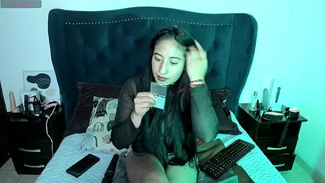 Viviene Price online show from 30, 9, 2025