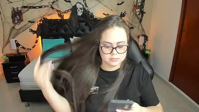 LolaVillalobos online show from 16, 10, 2025