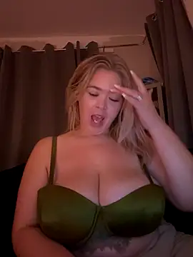 Snapshot of KaylaTrudi chatting on 21, 9, 2025 KaylaTrudi online show from 21, 9, 2025