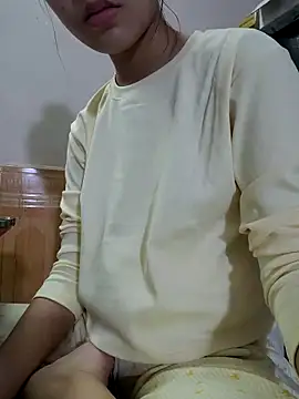 Snapshot of single-mom2x chatting on 4, 11, 2025 single-mom2x online show from 4, 11, 2025