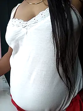 Snapshot of Desi_couple305 chatting on 14, 11, 2025 Desi couple305 online show from 14, 11, 2025