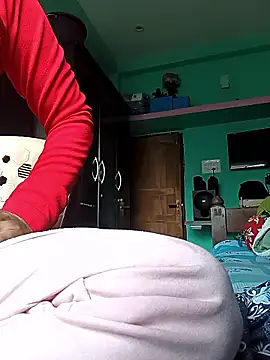 Snapshot of Desi_couple305 chatting on 15, 11, 2025 Desi couple305 online show from 15, 11, 2025