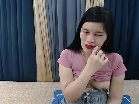 Snapshot of pinay_amaliax chatting on 12, 11, 2025 pinay amaliax online show from 12, 11, 2025