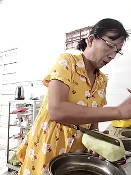 Tina 2pp online show from 3, 12, 2025