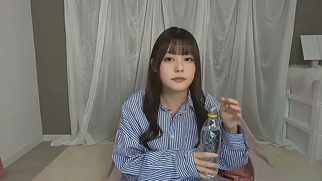 Snapshot of HOSHIYUNA chatting on 20, 11, 2025 HOSHIYUNA online show from 20, 11, 2025