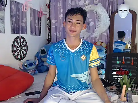 Snapshot of good_boy_in_bed chatting on 3, 10, 2025 good boy in bed online show from 3, 10, 2025