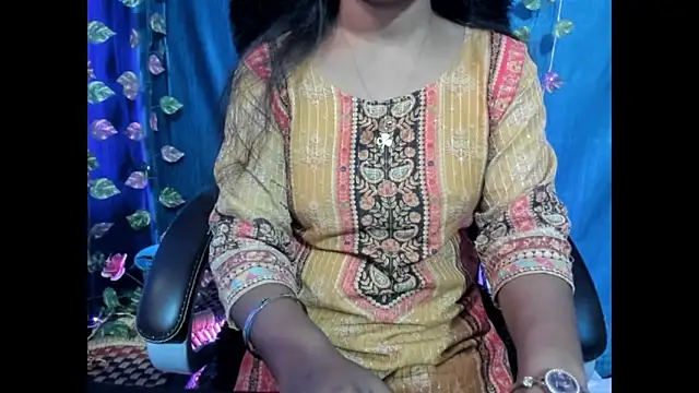 Snapshot of Forever_Love2025 chatting on 8, 10, 2025 Forever Love2025 online show from 8, 10, 2025