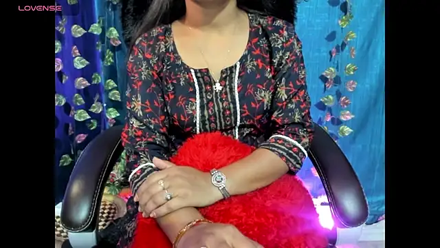 Snapshot of Forever_Love2025 chatting on 4, 11, 2025 Forever Love2025 online show from 4, 11, 2025