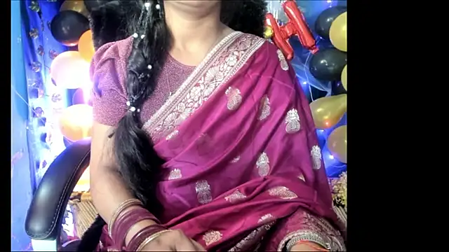 Snapshot of Forever_Love2025 chatting on 22, 11, 2025 Forever Love2025 online show from 22, 11, 2025