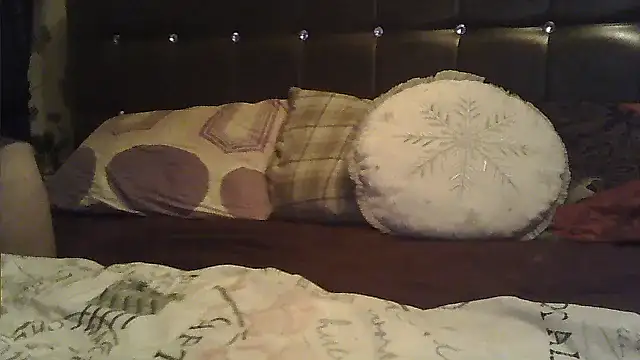 Snapshot of SmileCamille chatting on 28, 11, 2025 SmileCamille online show from 28, 11, 2025