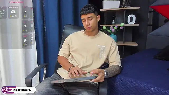 jaze bradley online show from 31, 10, 2025