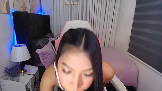 Snapshot of naughtyjayde chatting on 18, 11, 2025 naughtyjayde online show from 18, 11, 2025