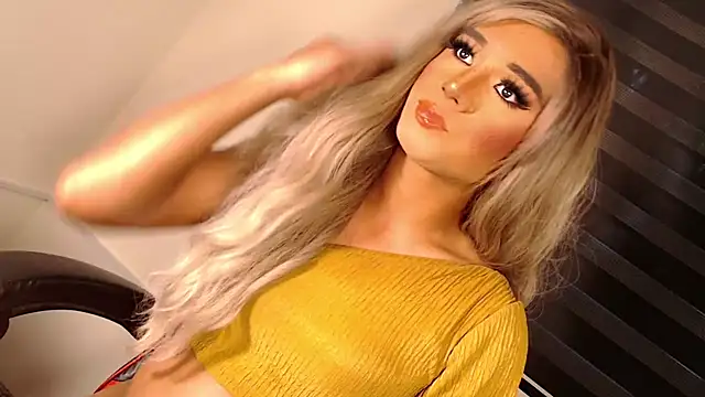 Snapshot of SissifyMeNow chatting on 2, 11, 2025 SissifyMeNow online show from 2, 11, 2025