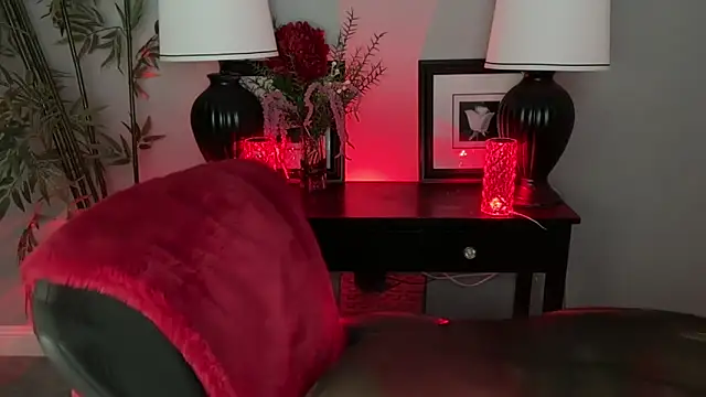 ItsNikki online show from 10, 3, 2026