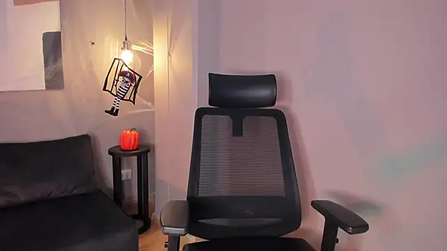 Snapshot of emily_mars1 chatting on 8, 10, 2025 emily mars1 online show from 8, 10, 2025