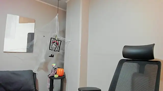 Snapshot of emily_mars1 chatting on 17, 10, 2025 emily mars1 online show from 17, 10, 2025